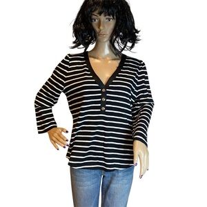 White House Black Market WHBM Black & White 3/4 Sleeve Henley Top Sz Medium EUC